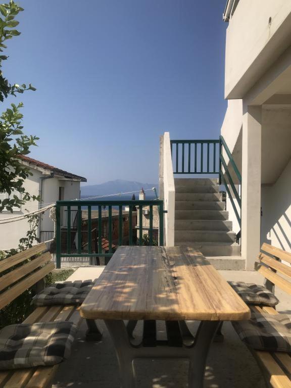 Apartmani Zderic Gradac  Εξωτερικό φωτογραφία